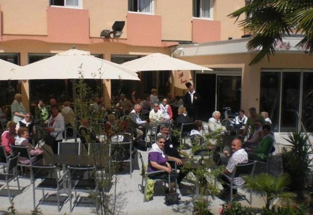 Hotel Des Rosiers Lourdes Exterior foto